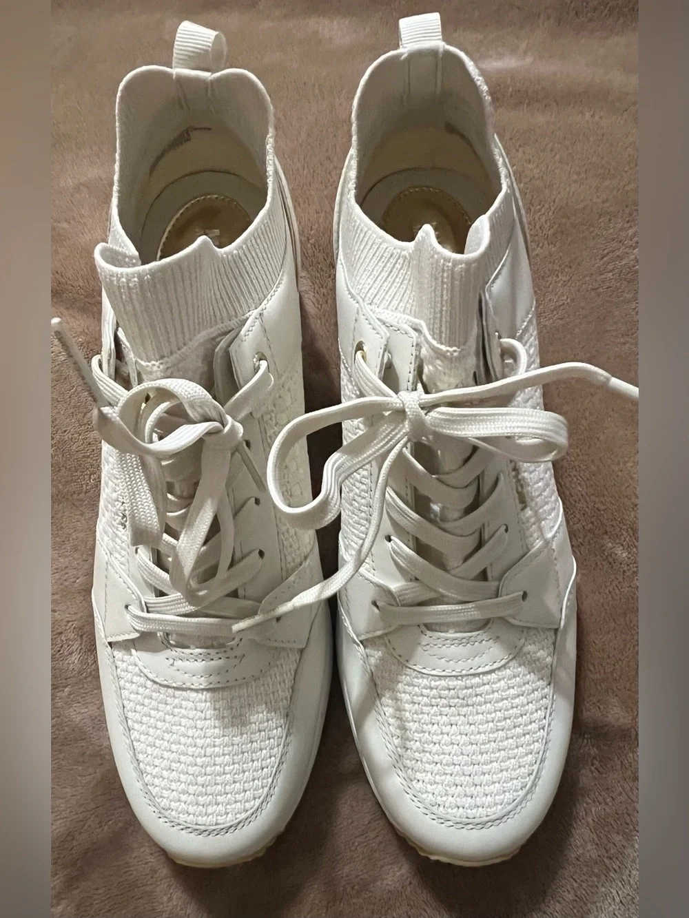 NWOB MICHAEL Michael Kors Georgie Knit Lace-Up Trainer Sneakers - Off White 8M